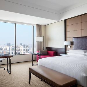 Deluxe City View Guest room 1 King City view